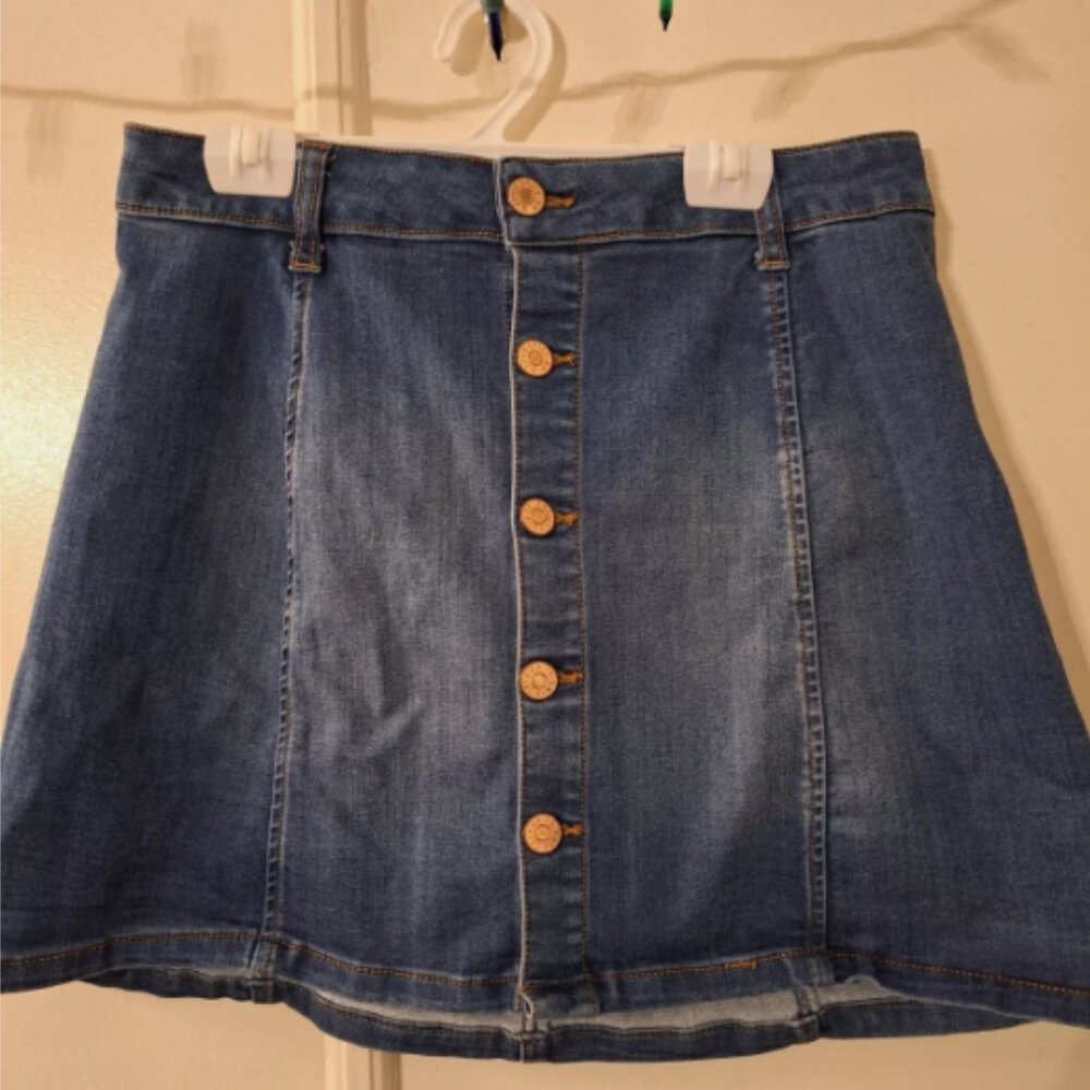 Celebrity Pink Dark Wash Denim Button Stretch Mini Skirt Size 7/28